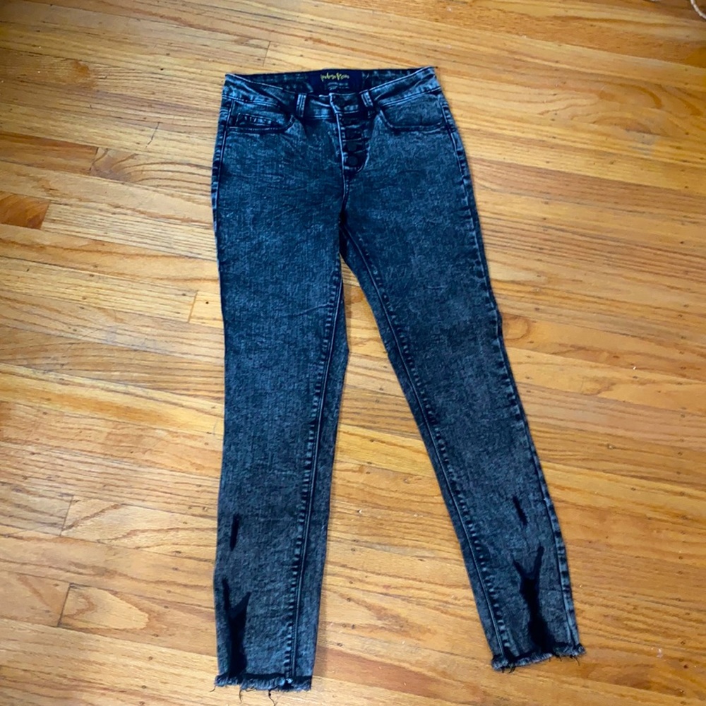 Woman’s skinny jeans. Size 24